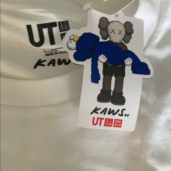 KAWS uniqlo shirt - Picture 5 of 8